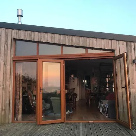 Spacious On Isolated Farm With Sea View *