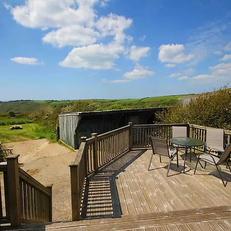 Spacious On Isolated Farm With Sea View