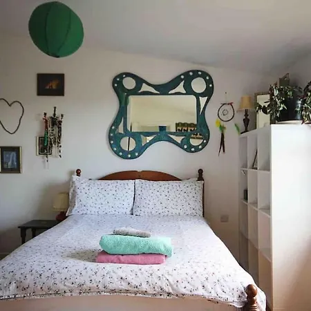 Spacious On Isolated Farm With Sea View *